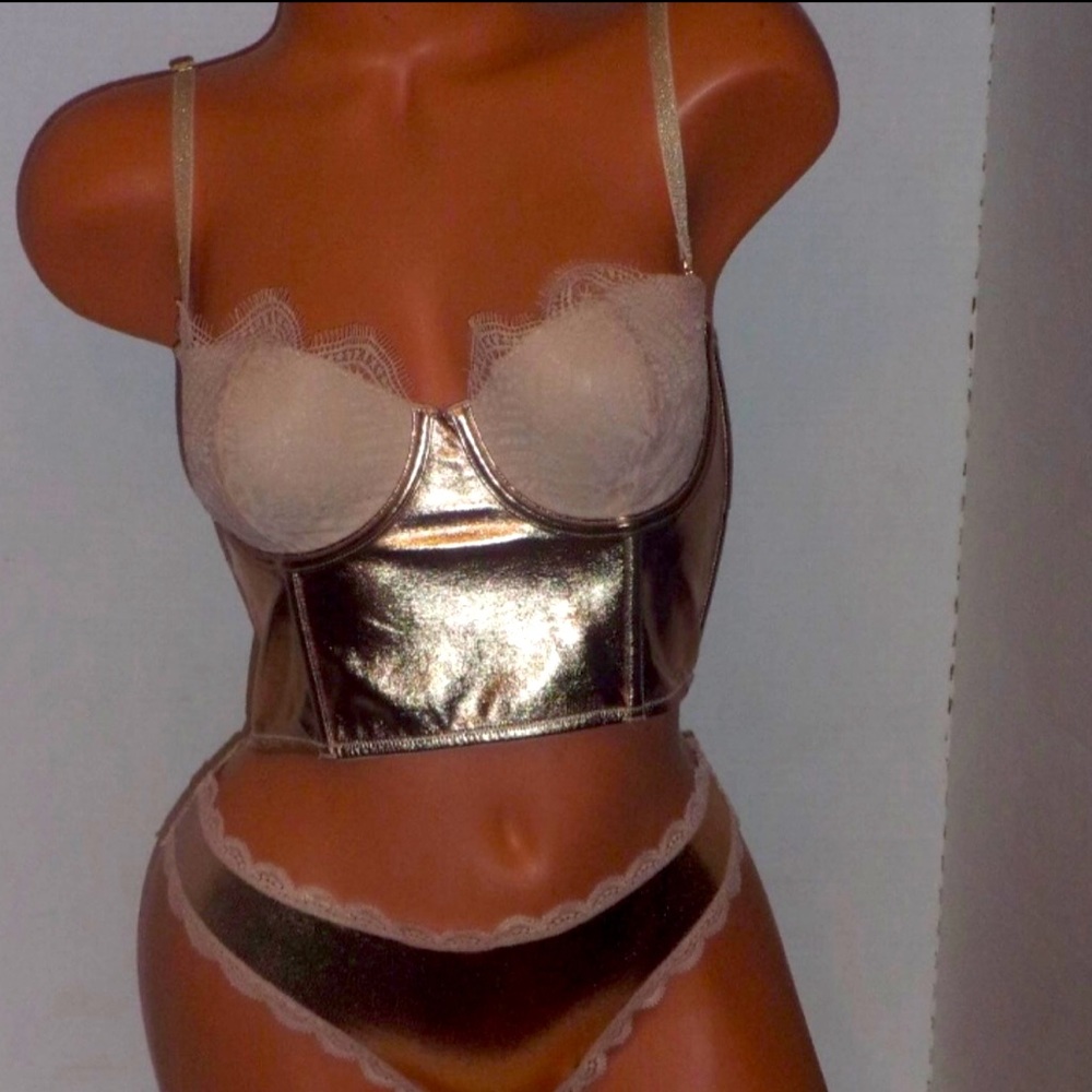 32D Victoria’s Secret long line golden lamé’ bustier Bra & bikini panty( M set